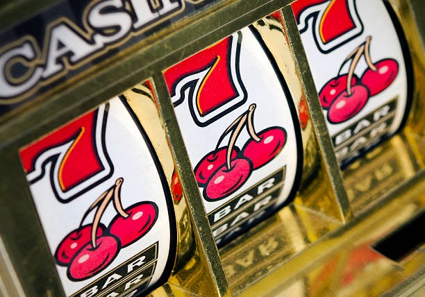 Medusa II slot game interface on link ziatogel mobile app showing reels and stake controls